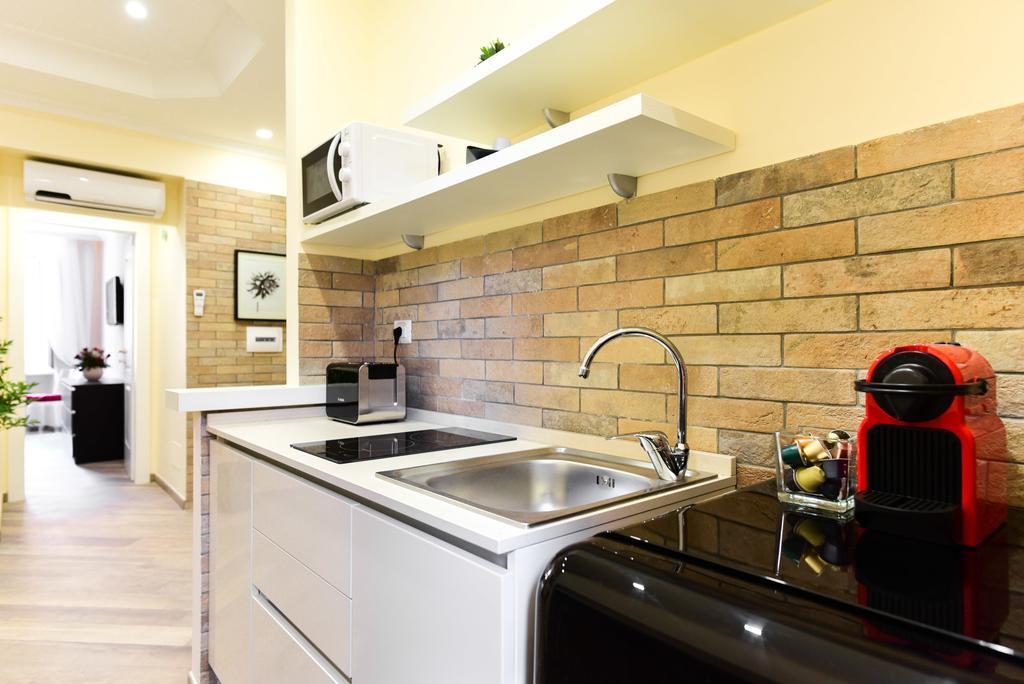 Domus Regina Colosseo Рим Екстер'єр фото
